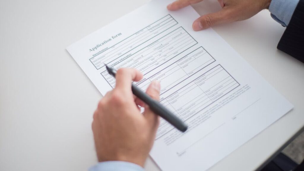 Pobierz darmowy wzór wniosku o zasiłek stały w PDF